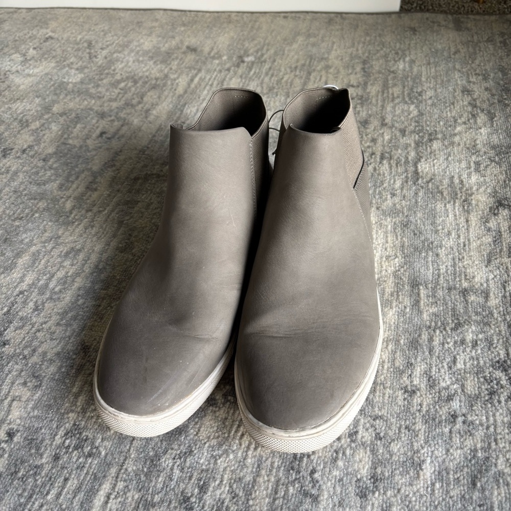 Goodfellow & Co. Khaki Grey Boots
Size 10